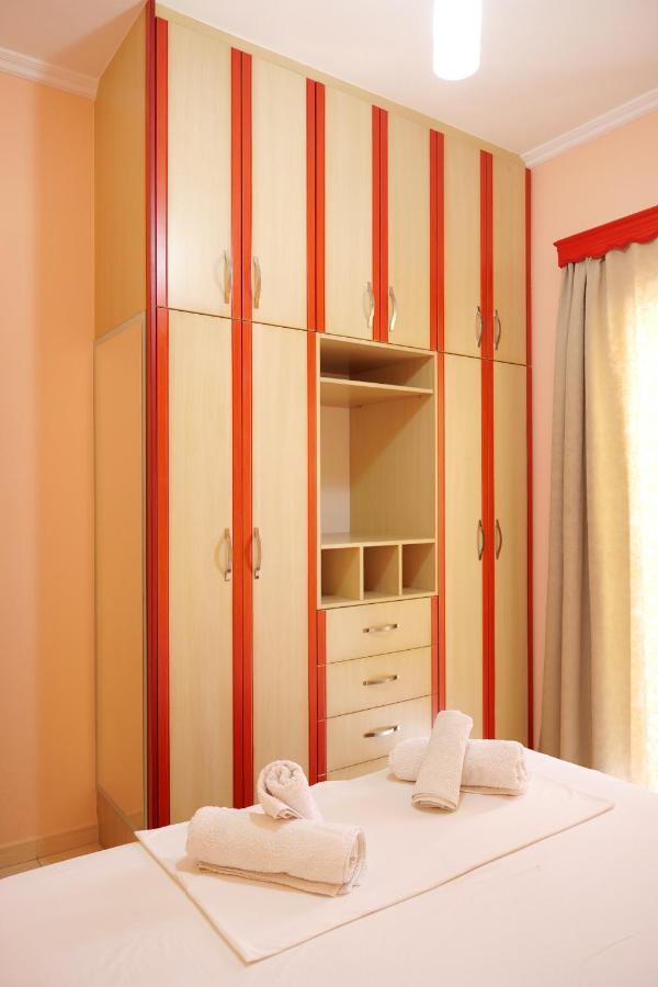 Miracle Apartments Saranda Bagian luar foto