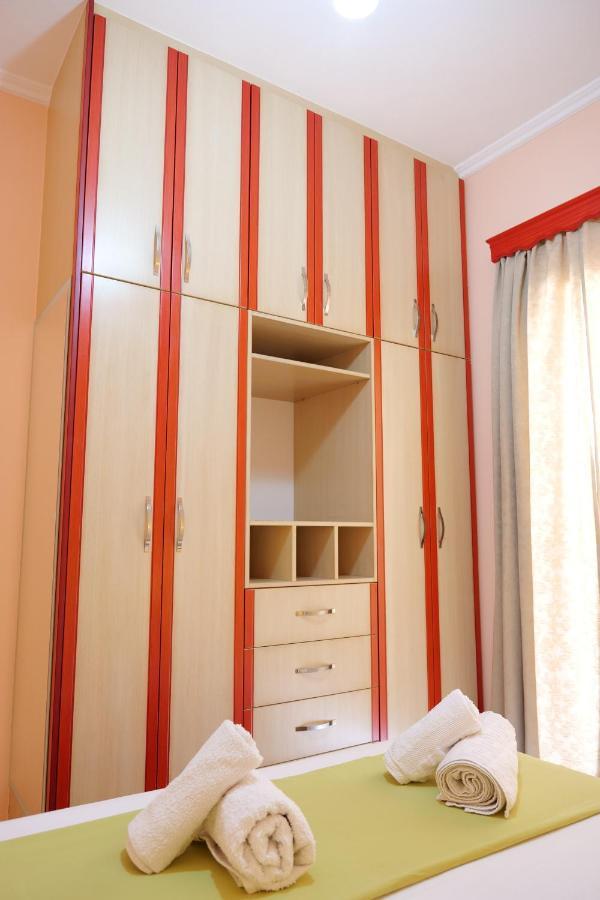 Miracle Apartments Saranda Bagian luar foto